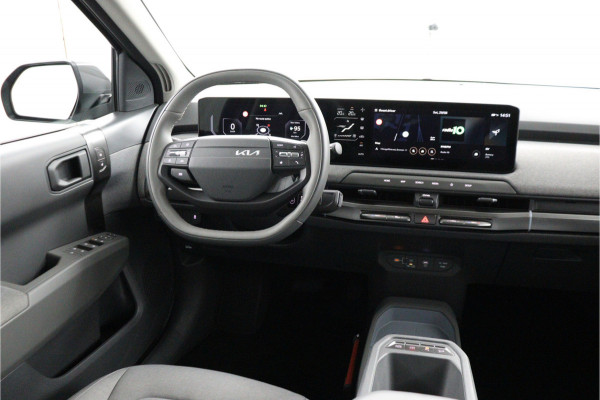 Kia EV3 Plus 81.4 kWh - Stoel/stuurwiel verwarming - Adaptieve Cruisecontrole - LED lampen - Fabrieksgarantie tot 04-2032