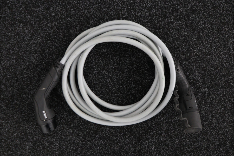 Kia EV3 Plus 81.4 kWh - Stoel/stuurwiel verwarming - Adaptieve Cruisecontrole - LED lampen - Fabrieksgarantie tot 04-2032