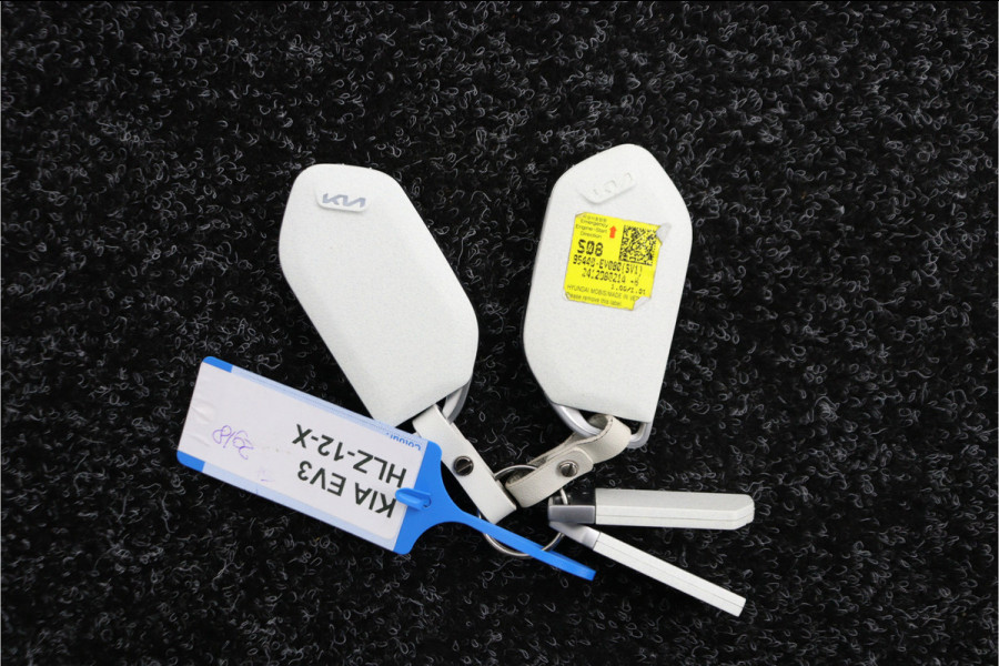 Kia EV3 Plus 81.4 kWh - Stoel/stuurwiel verwarming - Adaptieve Cruisecontrole - LED lampen - Fabrieksgarantie tot 04-2032