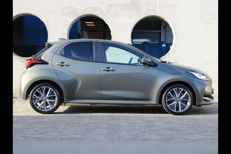 Toyota Yaris 1.5 Hybrid 130 Executive | KEYLESS ENTRY | STOELVERWARMING | APPLE CARPLAY |