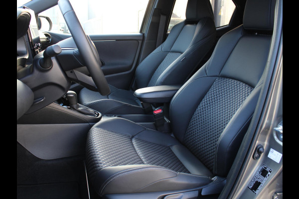 Toyota Yaris 1.5 Hybrid 130 Executive | KEYLESS ENTRY | STOELVERWARMING | APPLE CARPLAY |