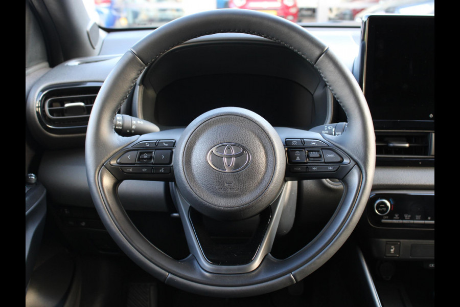 Toyota Yaris 1.5 Hybrid 130 Executive | KEYLESS ENTRY | STOELVERWARMING | APPLE CARPLAY |