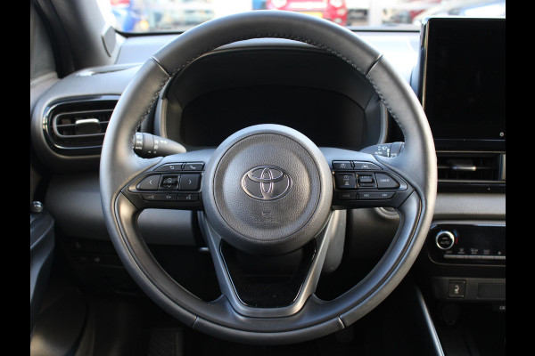 Toyota Yaris 1.5 Hybrid 130 Executive | KEYLESS ENTRY | STOELVERWARMING | APPLE CARPLAY |