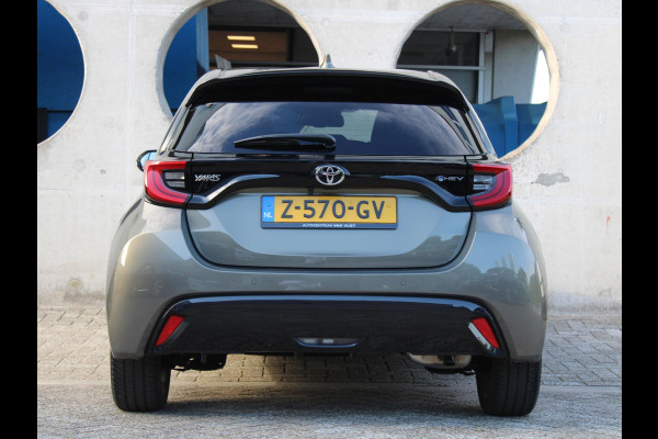 Toyota Yaris 1.5 Hybrid 130 Executive | KEYLESS ENTRY | STOELVERWARMING | APPLE CARPLAY |