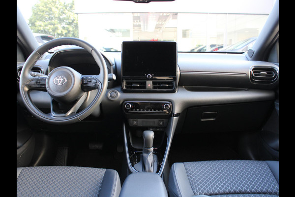 Toyota Yaris 1.5 Hybrid 130 Executive | KEYLESS ENTRY | STOELVERWARMING | APPLE CARPLAY |