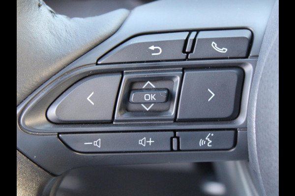 Toyota Yaris 1.5 Hybrid 130 Executive | KEYLESS ENTRY | STOELVERWARMING | APPLE CARPLAY |