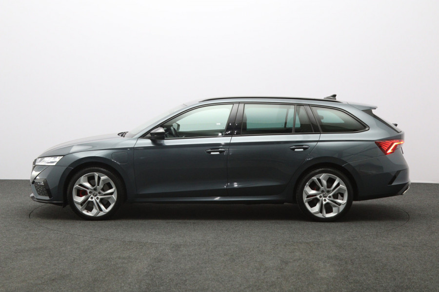 Škoda Octavia Combi 245 PK 1.4 TSI RS iV PHEV Business PHEV, Stoelverwarming, Carplay, Head-Up