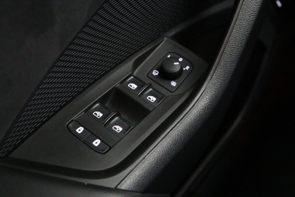Škoda Octavia Combi 245 PK 1.4 TSI RS iV PHEV Business PHEV, Stoelverwarming, Carplay, Head-Up