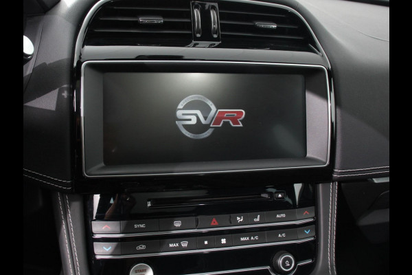 Jaguar F-Pace 5.0 V8 AWD SVR 551 pk Panorama dak Meridian sound Premium Pack Light Pack ACC Leder ADS 360 Camera Cruise control Parkeersensoren Elektrische kofferklep