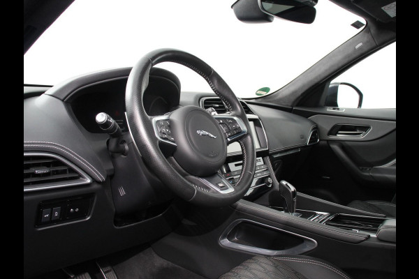 Jaguar F-Pace 5.0 V8 AWD SVR 551 pk Panorama dak Meridian sound Premium Pack Light Pack ACC Leder ADS 360 Camera Cruise control Parkeersensoren Elektrische kofferklep