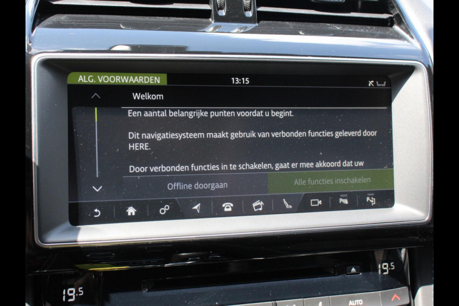 Jaguar F-Pace 5.0 V8 AWD SVR 551 pk Panorama dak Meridian sound Premium Pack Light Pack ACC Leder ADS 360 Camera Cruise control Parkeersensoren Elektrische kofferklep