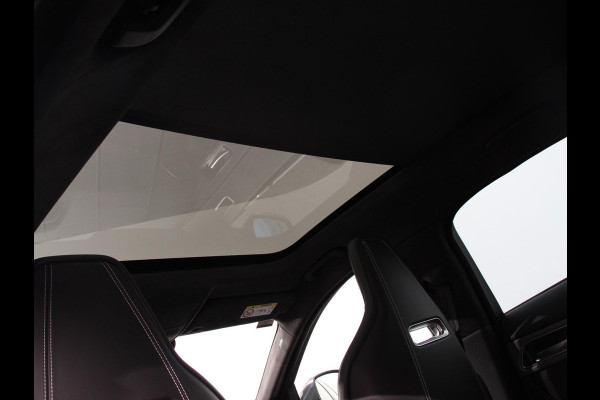 Jaguar F-Pace 5.0 V8 AWD SVR 551 pk Panorama dak Meridian sound Premium Pack Light Pack ACC Leder ADS 360 Camera Cruise control Parkeersensoren Elektrische kofferklep