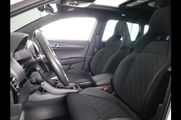 Škoda Karoq 1.5 TSI ACT Sportline Business | Panorama schuifdak | Virtual pedal | Travel assist pakket | 230v en usb aansluiting