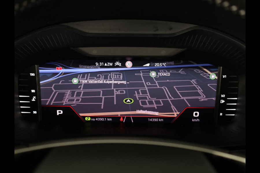 Škoda Karoq 1.5 TSI ACT Sportline Business | Panorama schuifdak | Virtual pedal | Travel assist pakket | 230v en usb aansluiting