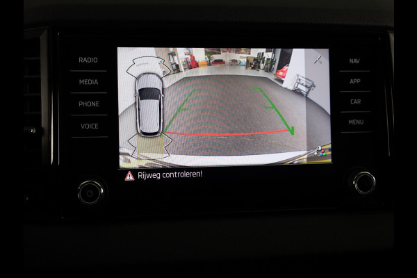 Škoda Karoq 1.5 TSI ACT Sportline Business | Panorama schuifdak | Virtual pedal | Travel assist pakket | 230v en usb aansluiting