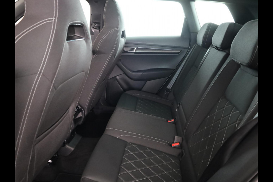 Škoda Karoq 1.5 TSI ACT Sportline Business | Panorama schuifdak | Virtual pedal | Travel assist pakket | 230v en usb aansluiting