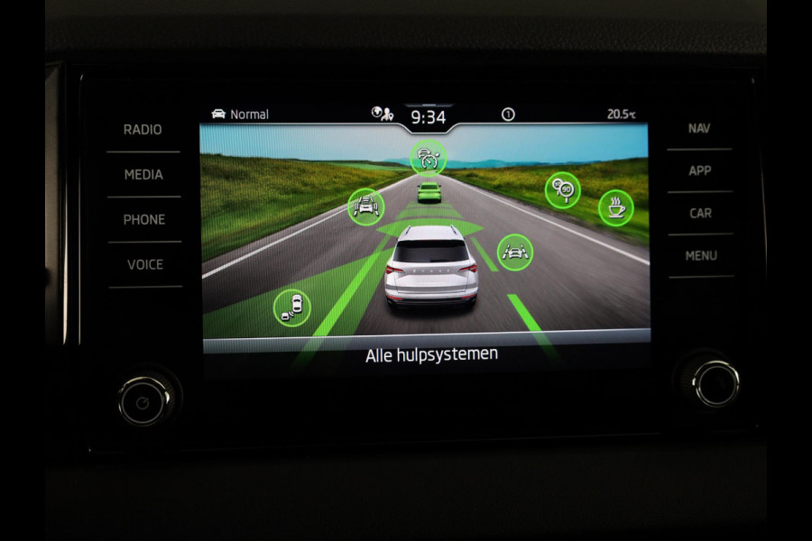 Škoda Karoq 1.5 TSI ACT Sportline Business | Panorama schuifdak | Virtual pedal | Travel assist pakket | 230v en usb aansluiting