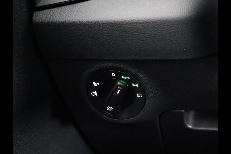 Škoda Karoq 1.5 TSI ACT Sportline Business | Panorama schuifdak | Virtual pedal | Travel assist pakket | 230v en usb aansluiting