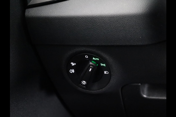 Škoda Karoq 1.5 TSI ACT Sportline Business | Panorama schuifdak | Virtual pedal | Travel assist pakket | 230v en usb aansluiting