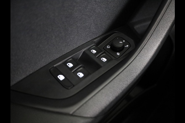 Škoda Karoq 1.5 TSI ACT Sportline Business | Panorama schuifdak | Virtual pedal | Travel assist pakket | 230v en usb aansluiting
