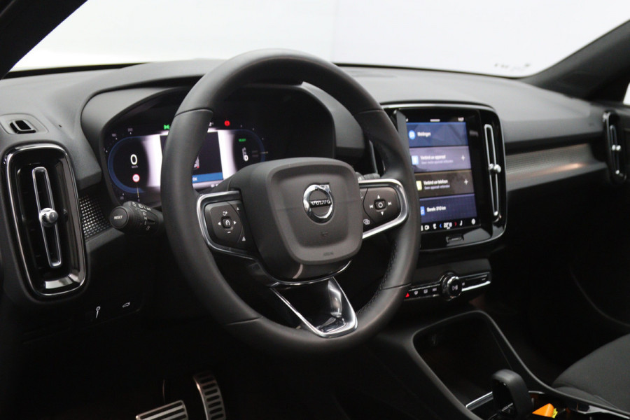 Volvo XC40 Recharge Pro 232 PK 70 KWH, SOH 96 %, Panoramadak, Trekhaak, Harman/Kardon, Memory