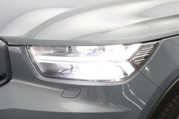 Volvo XC40 Recharge Pro 232 PK 70 KWH, SOH 96 %, Panoramadak, Trekhaak, Harman/Kardon, Memory