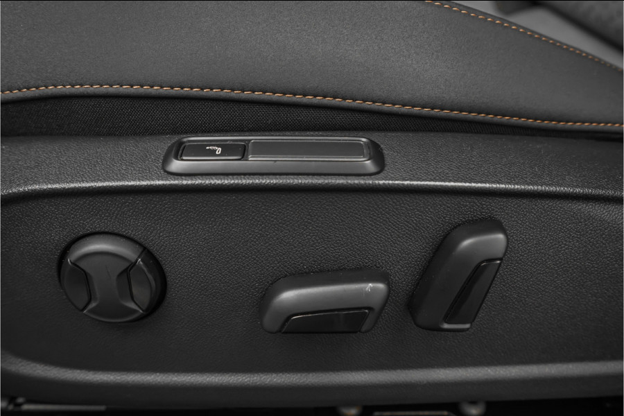 CUPRA Born 62 kWh Pano ACC Keyless Stoelmassage Camera