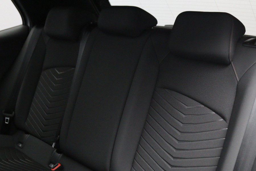 CUPRA Born 204 PK Adrenaline One 62 kWh, SOH 93 %, Panoramadak, Stoelverwarming, Carplay, Adap. Cruise Control