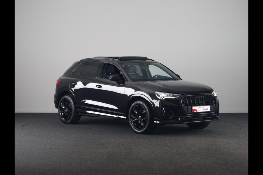 Audi Q3 45 TFSI e S edition 245pk | Panoramdak | Dode hoek detectie | Parkeercamera | Elektrisch bedienbare achterklep | S-line interieur