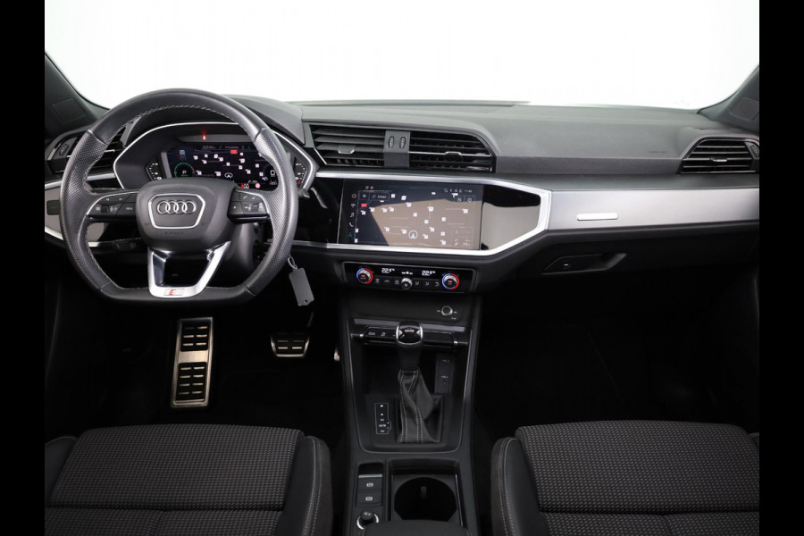 Audi Q3 45 TFSI e S edition 245pk | Panoramdak | Dode hoek detectie | Parkeercamera | Elektrisch bedienbare achterklep | S-line interieur