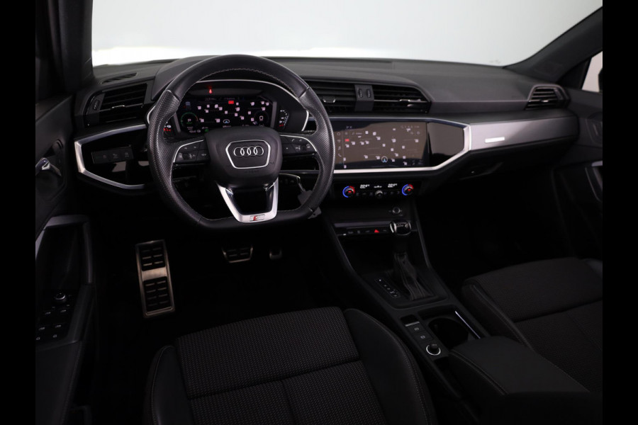 Audi Q3 45 TFSI e S edition 245pk | Panoramdak | Dode hoek detectie | Parkeercamera | Elektrisch bedienbare achterklep | S-line interieur