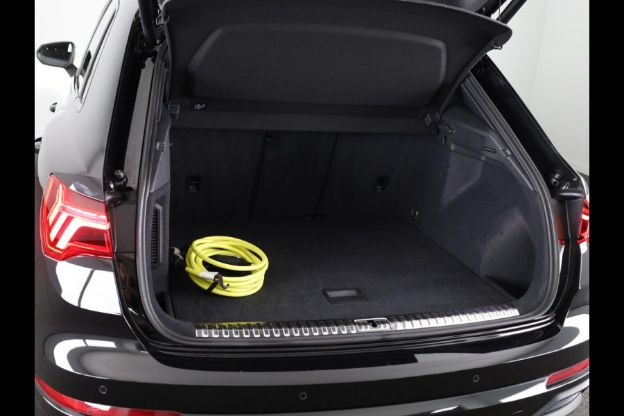 Audi Q3 45 TFSI e S edition 245pk | Panoramdak | Dode hoek detectie | Parkeercamera | Elektrisch bedienbare achterklep | S-line interieur