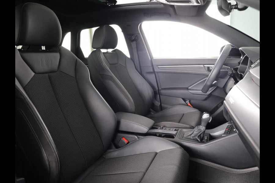 Audi Q3 45 TFSI e S edition 245pk | Panoramdak | Dode hoek detectie | Parkeercamera | Elektrisch bedienbare achterklep | S-line interieur