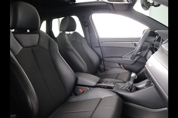 Audi Q3 45 TFSI e S edition 245pk | Panoramdak | Dode hoek detectie | Parkeercamera | Elektrisch bedienbare achterklep | S-line interieur