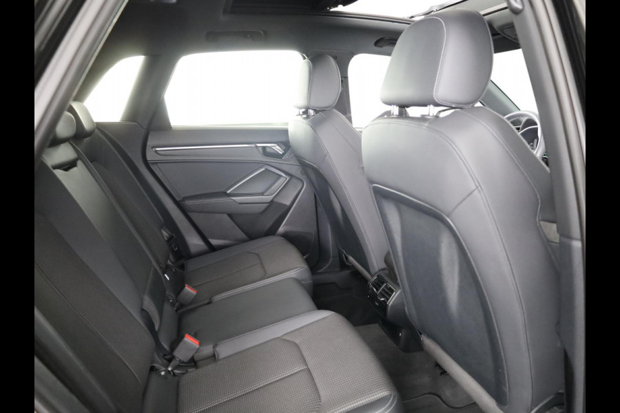 Audi Q3 45 TFSI e S edition 245pk | Panoramdak | Dode hoek detectie | Parkeercamera | Elektrisch bedienbare achterklep | S-line interieur