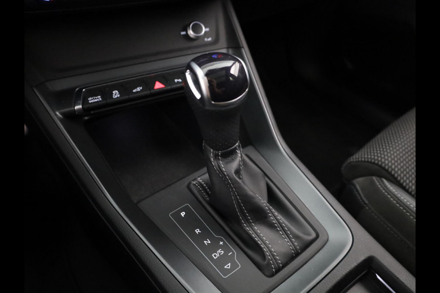 Audi Q3 45 TFSI e S edition 245pk | Panoramdak | Dode hoek detectie | Parkeercamera | Elektrisch bedienbare achterklep | S-line interieur