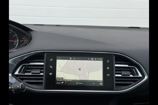 Peugeot 308 SW 1.2 Automaat - Trekhaak - LED - Panorama dak