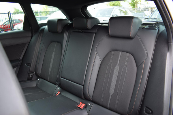 CUPRA Leon Sportstourer 1.4 e-Hybrid VZ Business | 245 PK | Half Leer | Apple CarPlay | Stuurverwarming