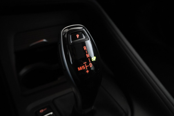 BMW X1 sDrive18d High Executive - Automaat, Panorama dak, Navigatie