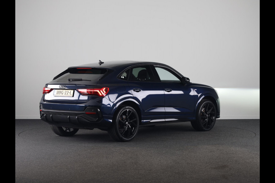 Audi Q3 Sportback 45 TFSI e S Edition 245 pk S-tronic | Navigatie | Panoramadak | Parkeersensoren | Adaptieve cruise control | S-Line interieur