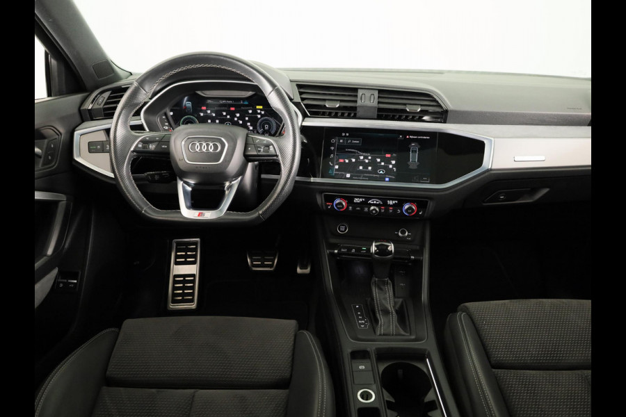 Audi Q3 Sportback 45 TFSI e S Edition 245 pk S-tronic | Navigatie | Panoramadak | Parkeersensoren | Adaptieve cruise control | S-Line interieur