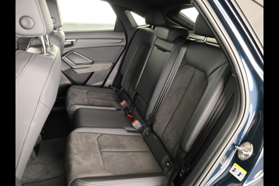 Audi Q3 Sportback 45 TFSI e S Edition 245 pk S-tronic | Navigatie | Panoramadak | Parkeersensoren | Adaptieve cruise control | S-Line interieur