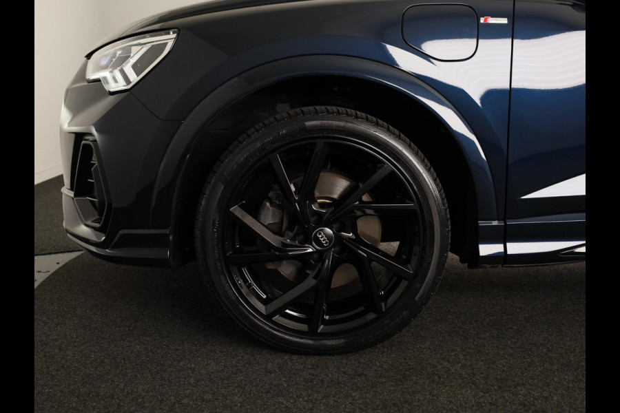 Audi Q3 Sportback 45 TFSI e S Edition 245 pk S-tronic | Navigatie | Panoramadak | Parkeersensoren | Adaptieve cruise control | S-Line interieur