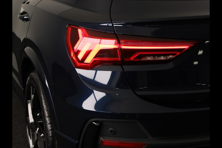 Audi Q3 Sportback 45 TFSI e S Edition 245 pk S-tronic | Navigatie | Panoramadak | Parkeersensoren | Adaptieve cruise control | S-Line interieur