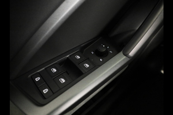 Audi Q3 Sportback 45 TFSI e S Edition 245 pk S-tronic | Navigatie | Panoramadak | Parkeersensoren | Adaptieve cruise control | S-Line interieur