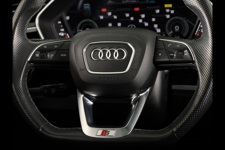 Audi Q3 Sportback 45 TFSI e S Edition 245 pk S-tronic | Navigatie | Panoramadak | Parkeersensoren | Adaptieve cruise control | S-Line interieur