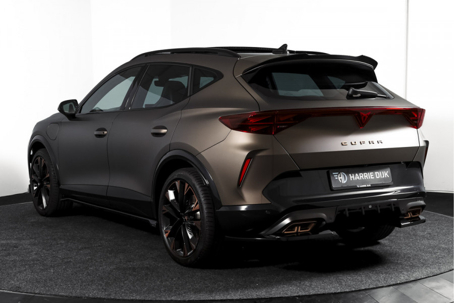 CUPRA Formentor 1.5 TSI e-Hybrid 272 PK VZ Extreme | Maxton Design | Bronze Matt | S/K-Panodak | Sennheiser | Elek. stoelen | Matrix LED | Adapt. Cruise | Stoel-+stuurverw. | Camera | NAV+App. Connect | Elek. Klep | LM 19" | 8666