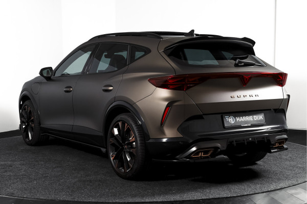 CUPRA Formentor 1.5 TSI e-Hybrid 272 PK VZ Extreme | Maxton Design | Bronze Matt | S/K-Panodak | Sennheiser | Elek. stoelen | Matrix LED | Adapt. Cruise | Stoel-+stuurverw. | Camera | NAV+App. Connect | Elek. Klep | LM 19" | 8666