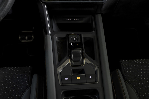CUPRA Formentor 1.5 TSI e-Hybrid 272 PK VZ Extreme | Maxton Design | Bronze Matt | S/K-Panodak | Sennheiser | Elek. stoelen | Matrix LED | Adapt. Cruise | Stoel-+stuurverw. | Camera | NAV+App. Connect | Elek. Klep | LM 19" | 8666