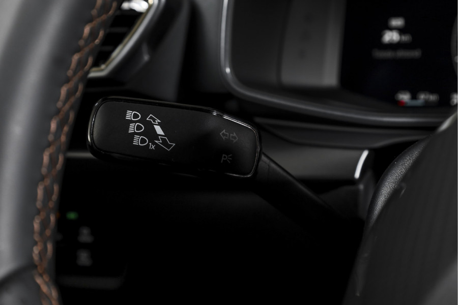 CUPRA Formentor 1.5 TSI e-Hybrid 272 PK VZ Extreme | Maxton Design | Bronze Matt | S/K-Panodak | Sennheiser | Elek. stoelen | Matrix LED | Adapt. Cruise | Stoel-+stuurverw. | Camera | NAV+App. Connect | Elek. Klep | LM 19" | 8666
